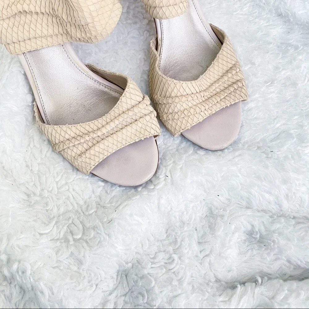 Isola Nude Woven Leather Heels Sandals Size 8.5 Open Toe